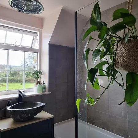Double With Bathroom In North Yorkshire Village Homestay *