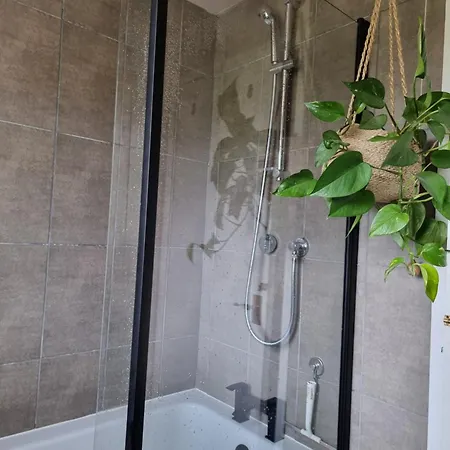 Homestay Double With Bathroom In North Yorkshire Village *
